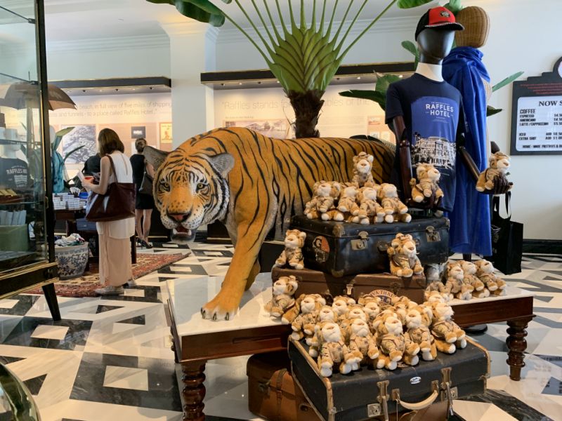 File:Tiger plushies at Raffles Hotel.jpg