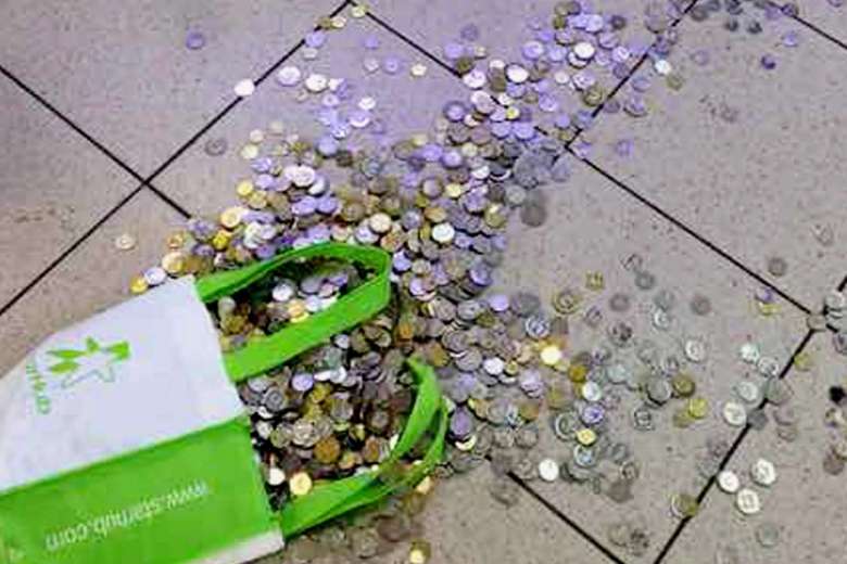 File:Mobile Air bag of coins.jpg