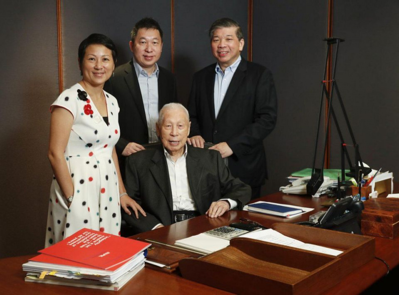 File:Teo Siong Seng and family.jpg