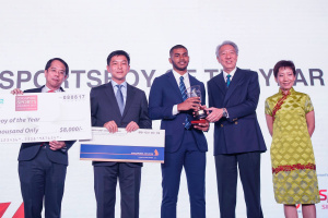 Sheik Farhan pictured at the 2017 Singapore Sports Awards with Singapore National Olympic Council (SNOC) president Tan Chuan Jin (second from left) and then-Deputy Prime Minister Teo Chee Hean (second from right).