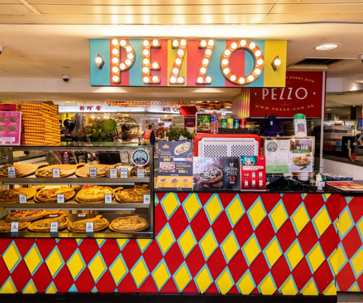File:Pezzo Pizza Singapore.jpg