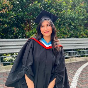 Alexis Kaur graduating from SIT in 2023.jpg