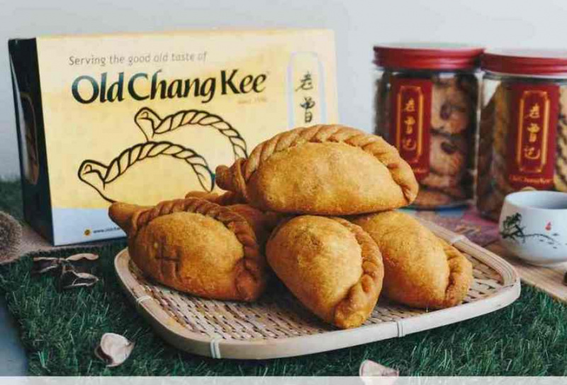 File:Old Chang Kee Curry Puff EatBook.jpg