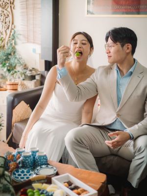 Grayce Tan and her husband, Oliver on their wedding day. Photo from Facebook.