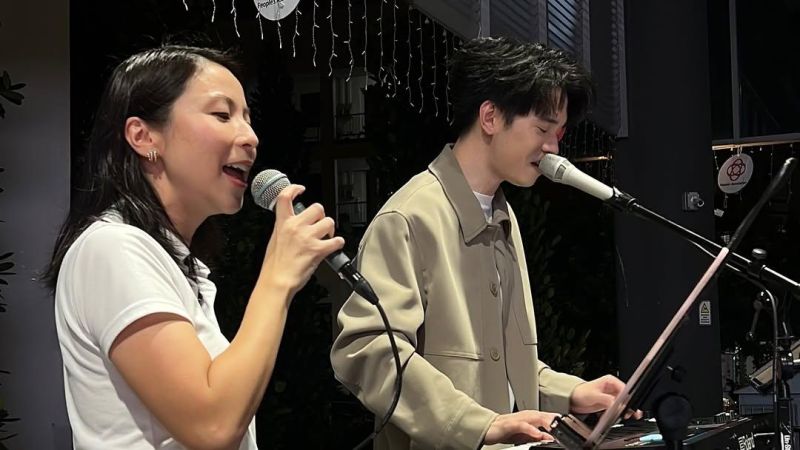 File:Jeff and Charlene duet.jpg