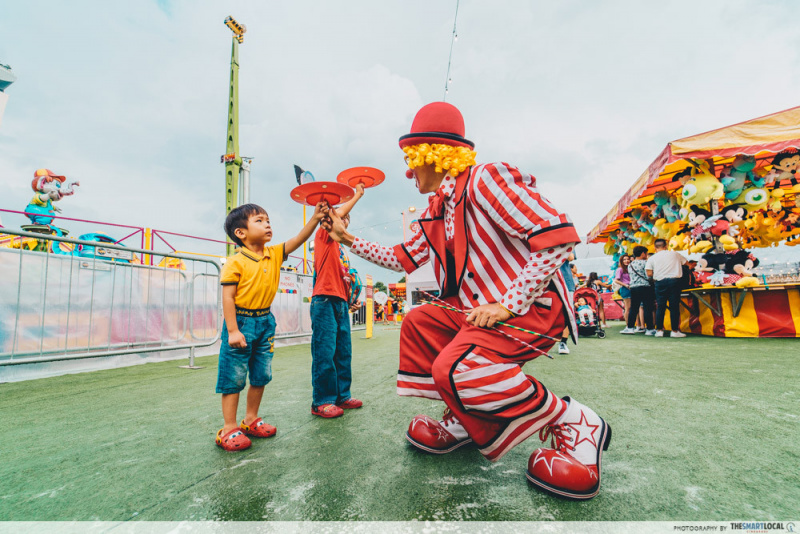 File:Circus Clown Marina Bay Carnival.jpg
