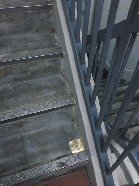 File:Golden staircase cleaned.jpg